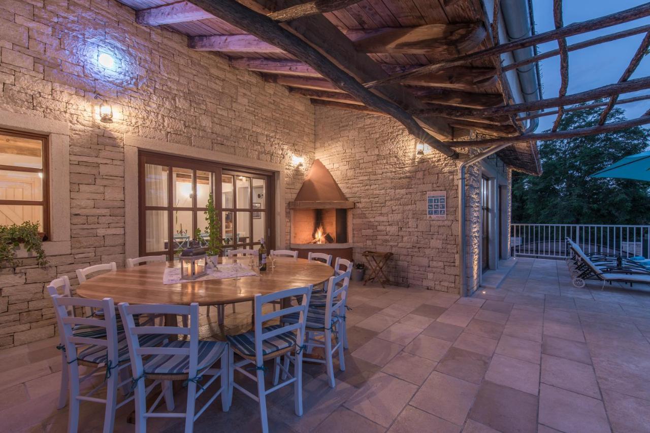 Family Villa Lipica With Private Pool And Jacuzzi Pazin Bagian luar foto