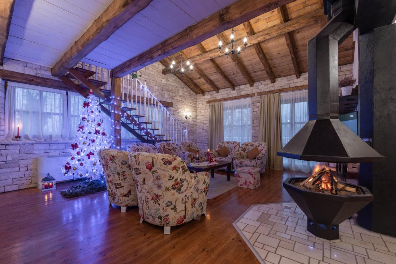 Family Villa Lipica With Private Pool And Jacuzzi Pazin Bagian luar foto