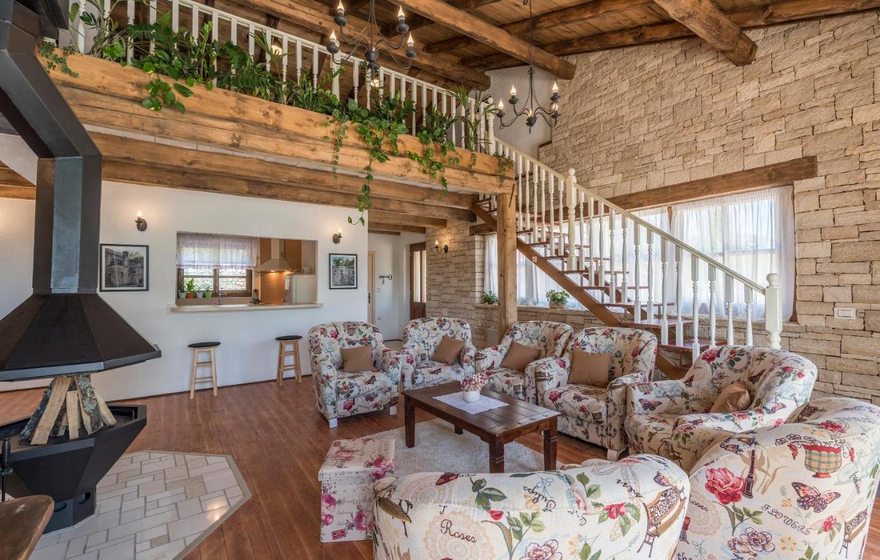 Family Villa Lipica With Private Pool And Jacuzzi Pazin Bagian luar foto